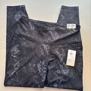 Old Navy Elevate Legging